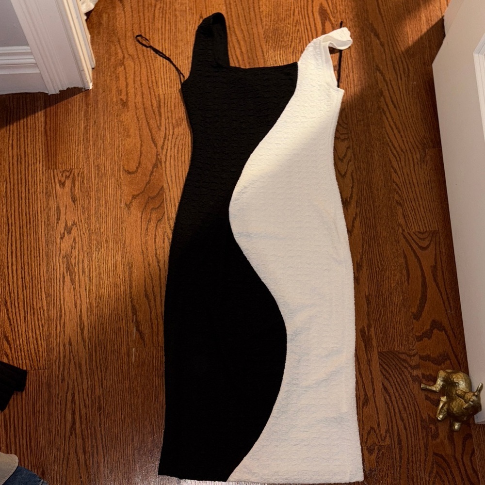 Steve Madden Black and White Cheryl Dress - Picture 2 of 2